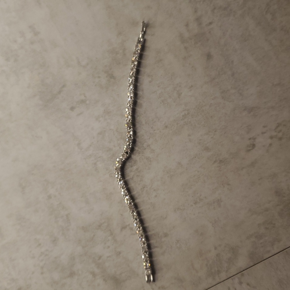 Tennis bracelet